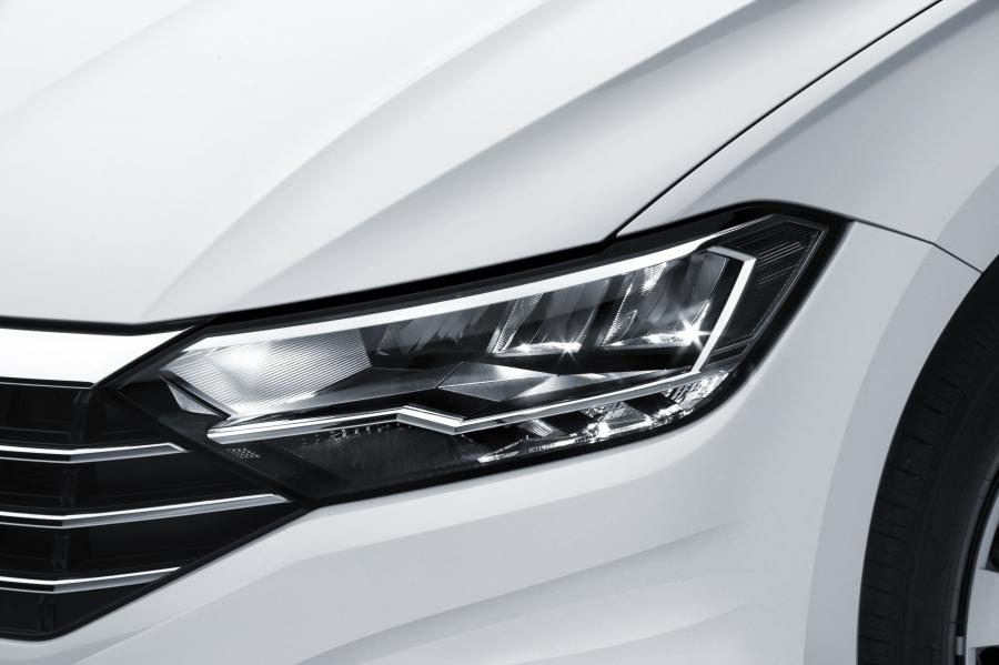 Детали экстерьера Volkswagen Jetta Trendline 2018 года  (MX) (фото 6 из 21)